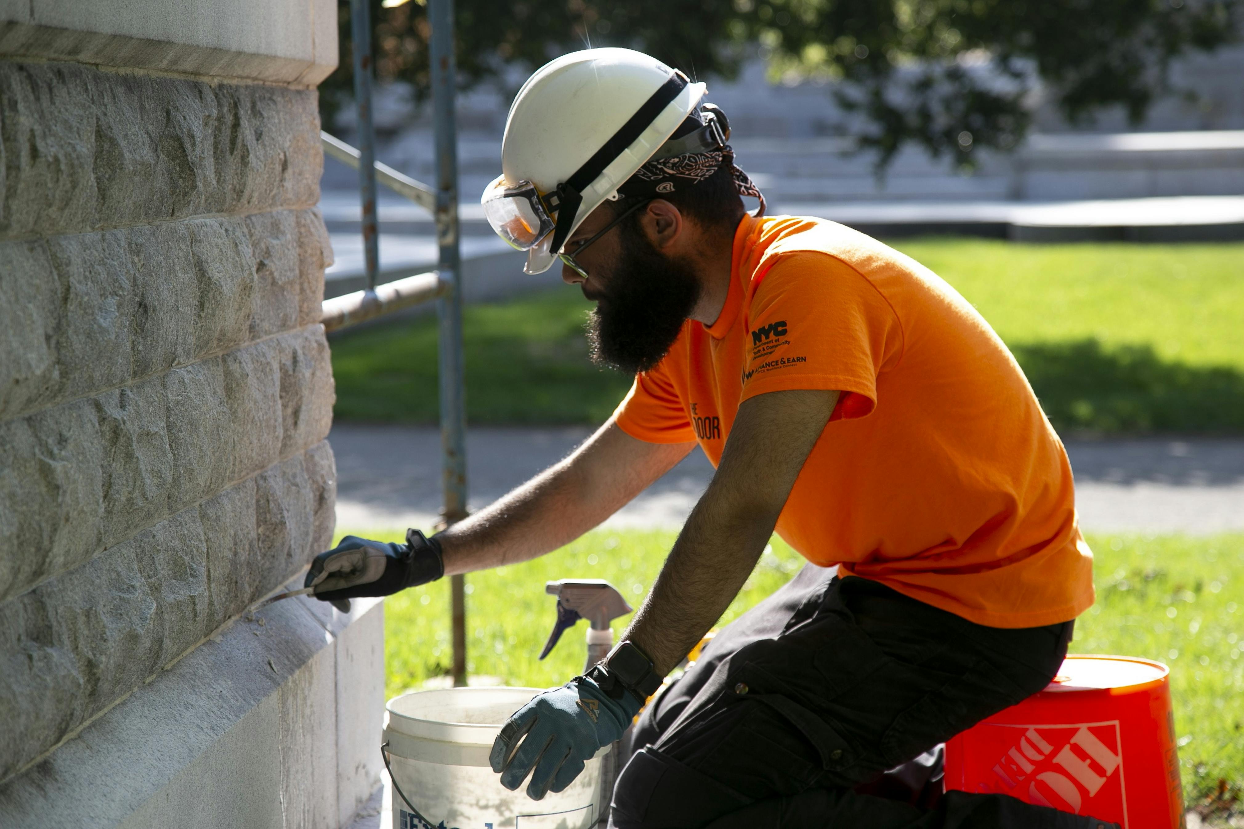 USA B2CC Pointing Mausoleum 1