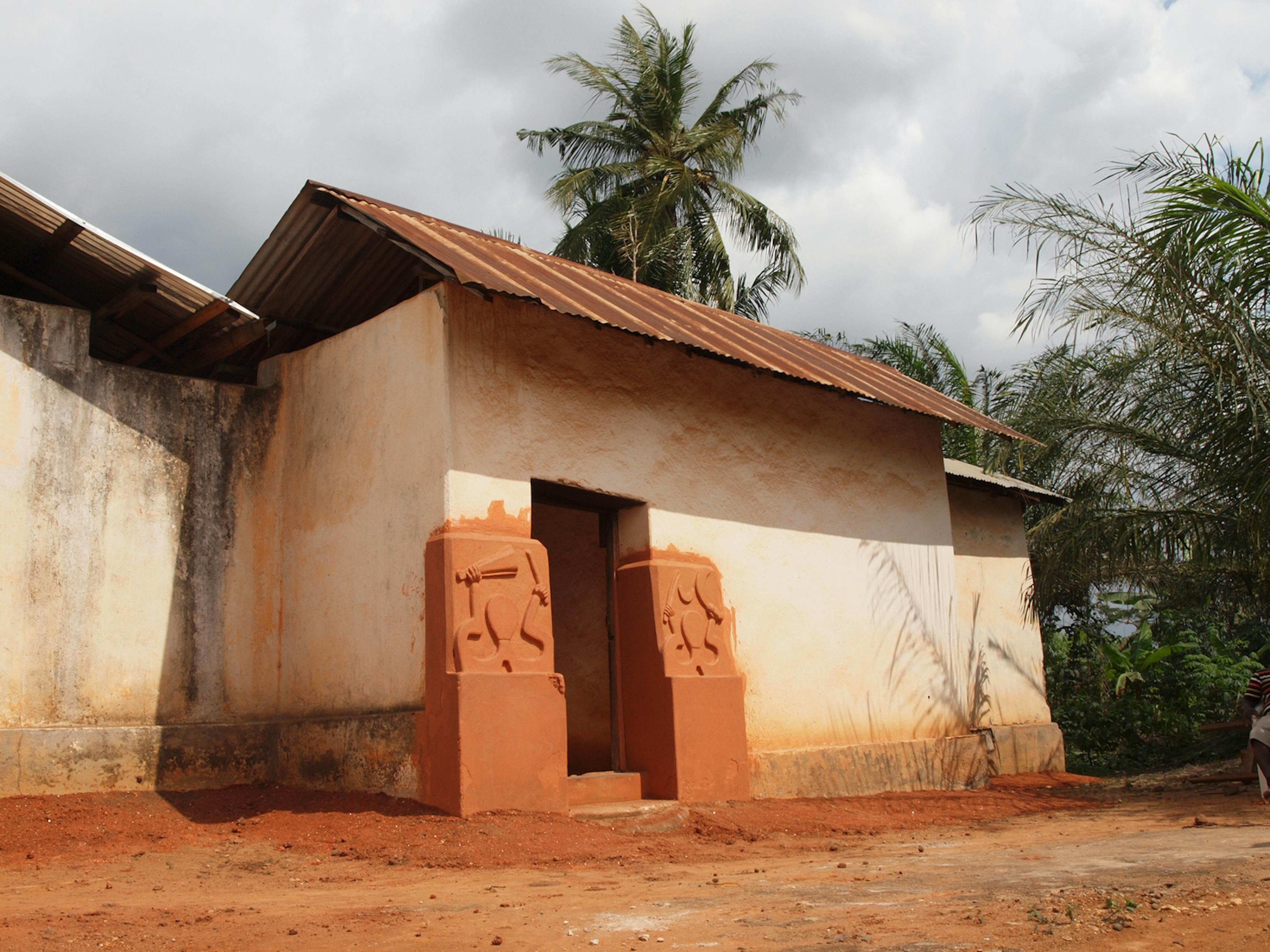 44 gha asante saaman entrance with new drainage slopes 2014
