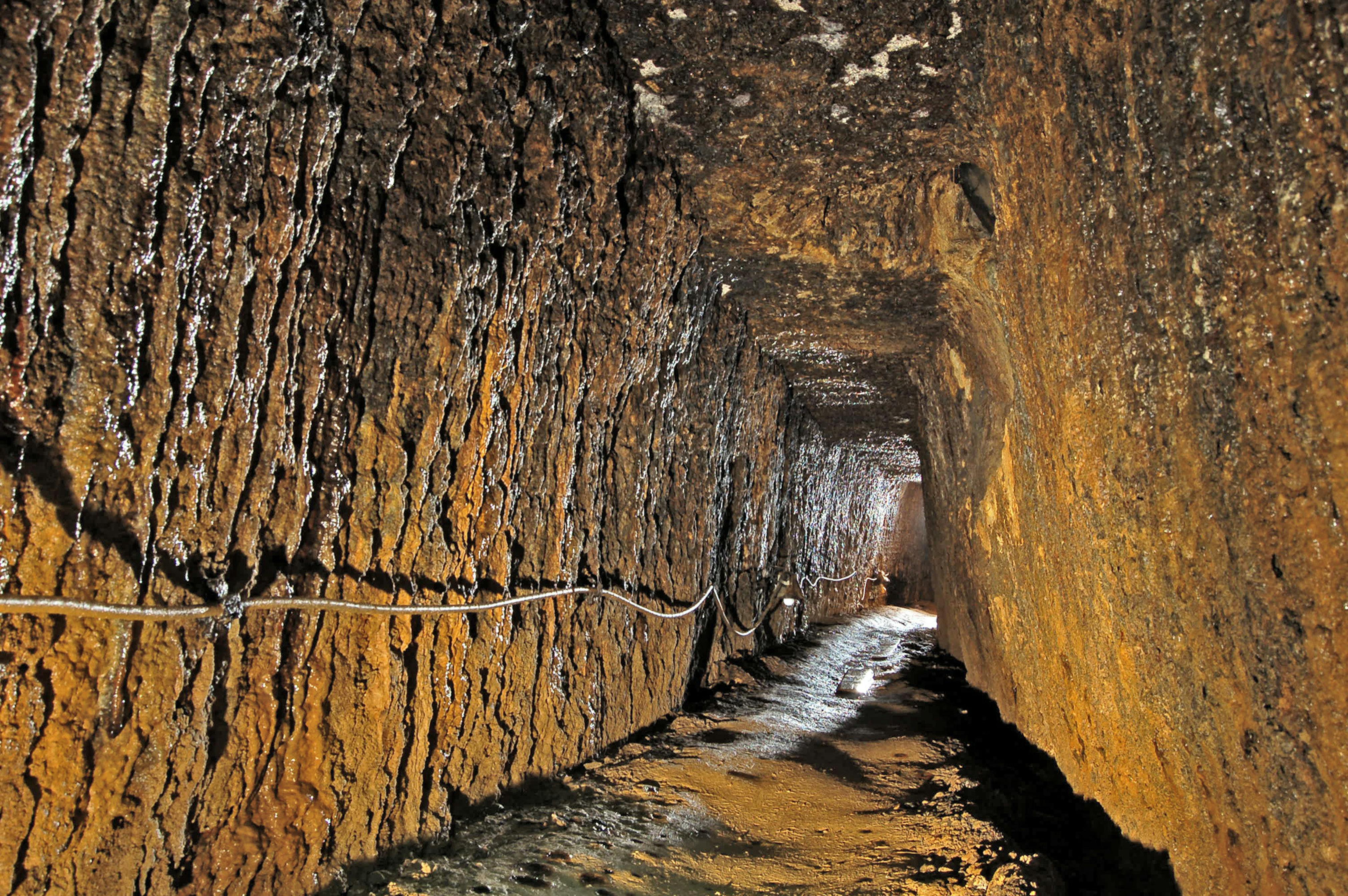 The Roman mining galleries show an orderly, trapezoidal cross-section that is typical to Roșia Montană, 2008