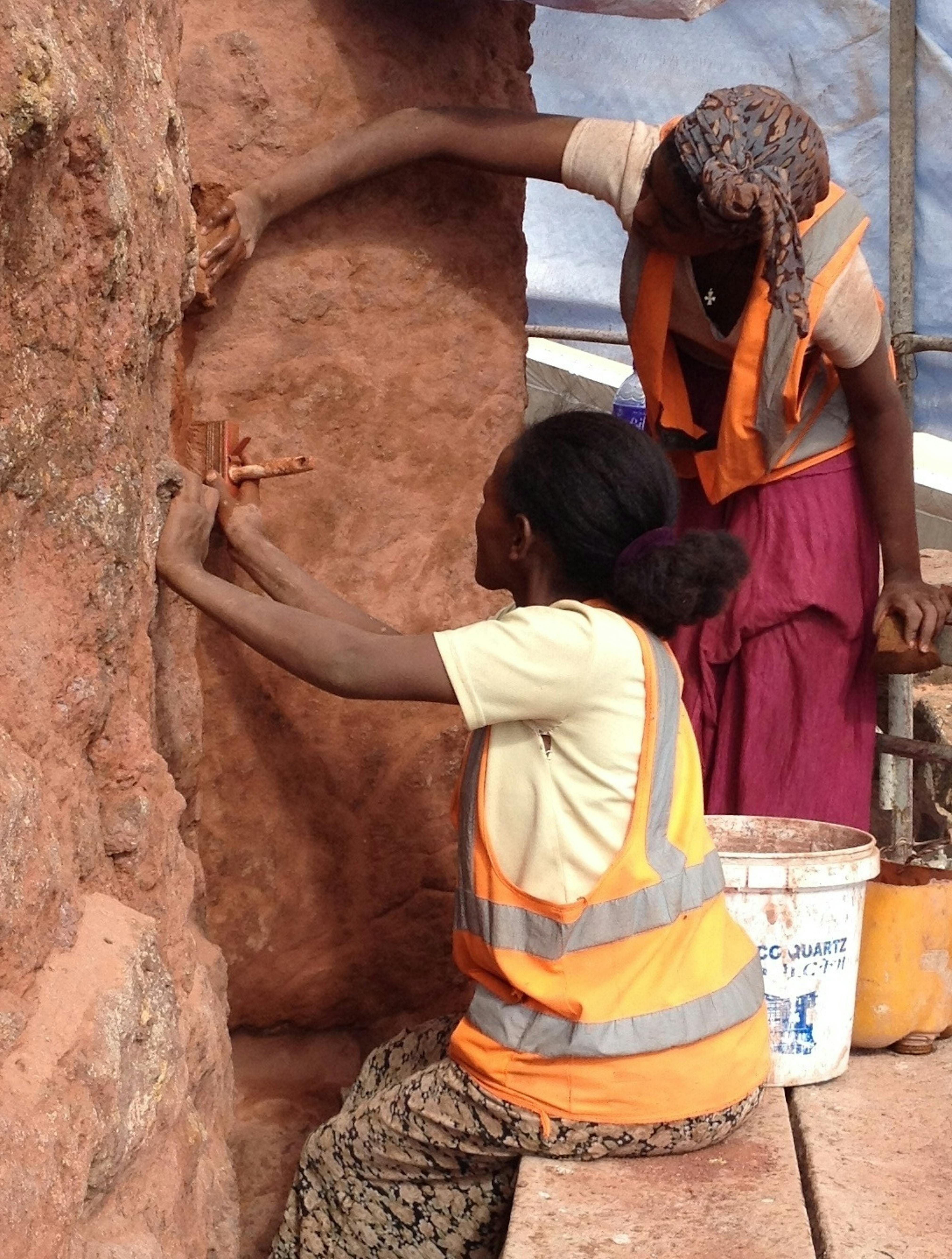Applying shelter coat to Biete Gabriel Raphael, 2015