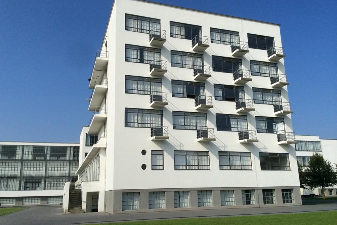 The Bauhaus バウハウス Bauhaus Dessau - Wikipedia