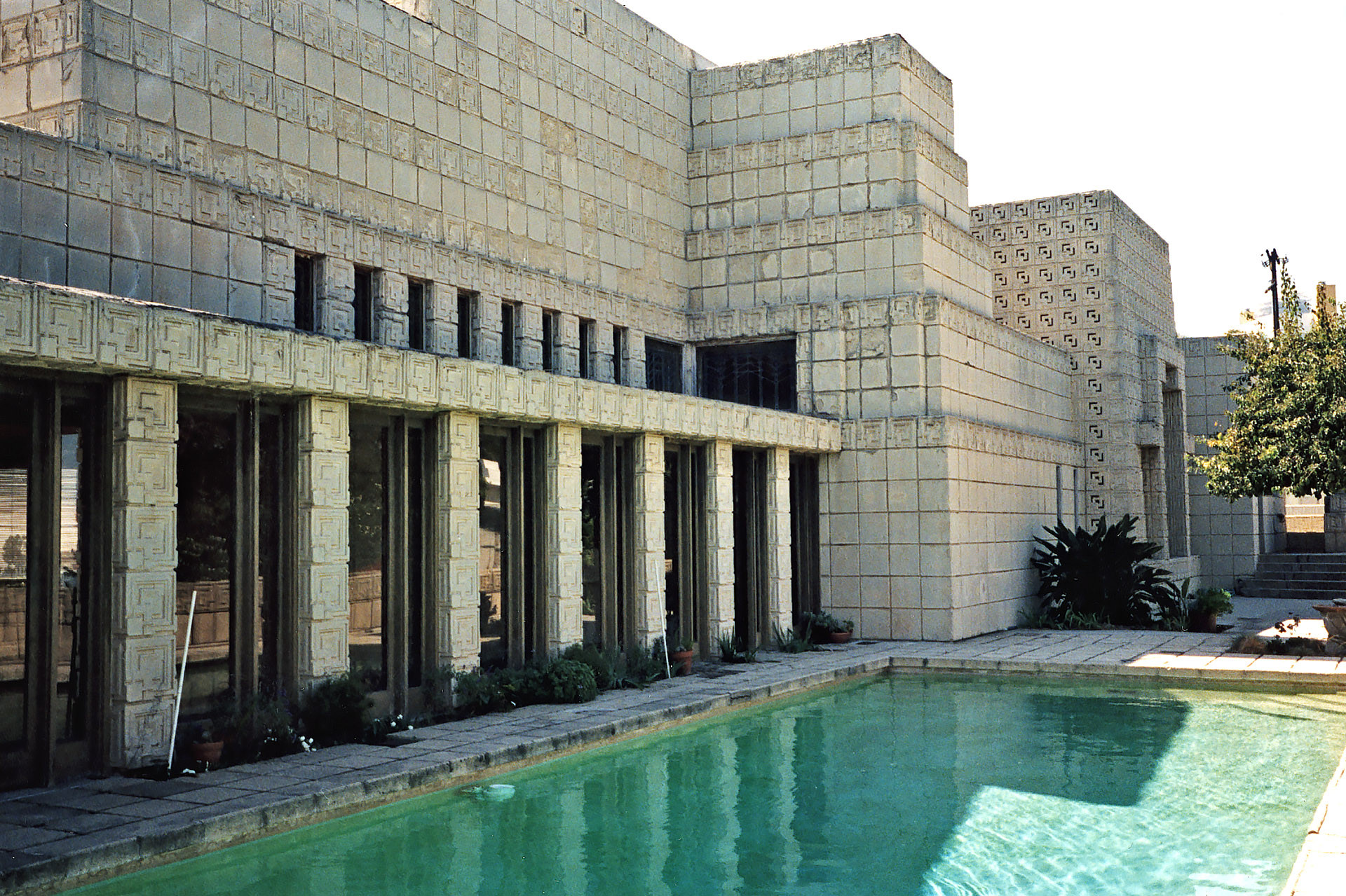 フランク・ロイド・ライト/Ennis Brown House/Los Angeles