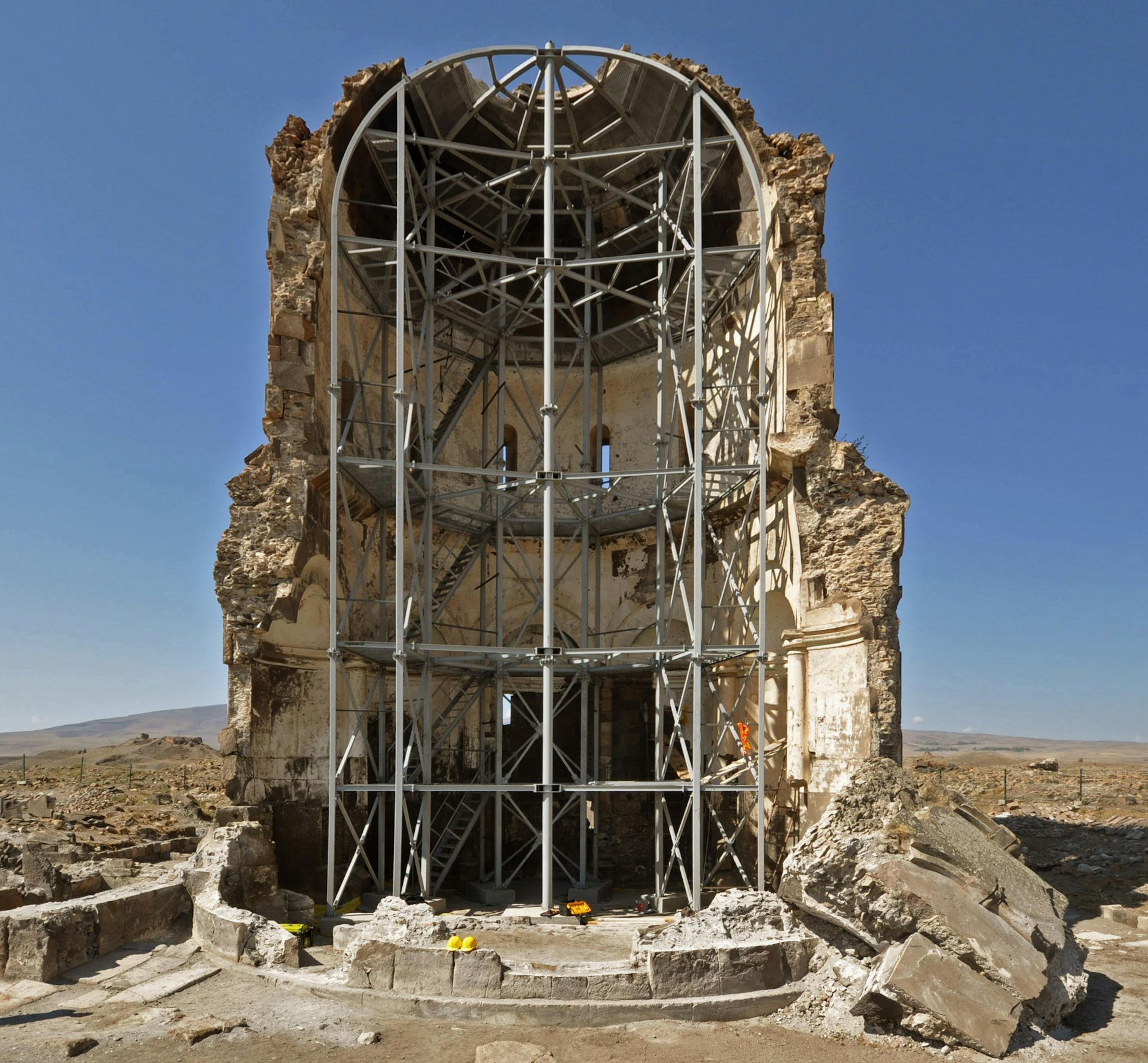 Interior scaffolding, 2013