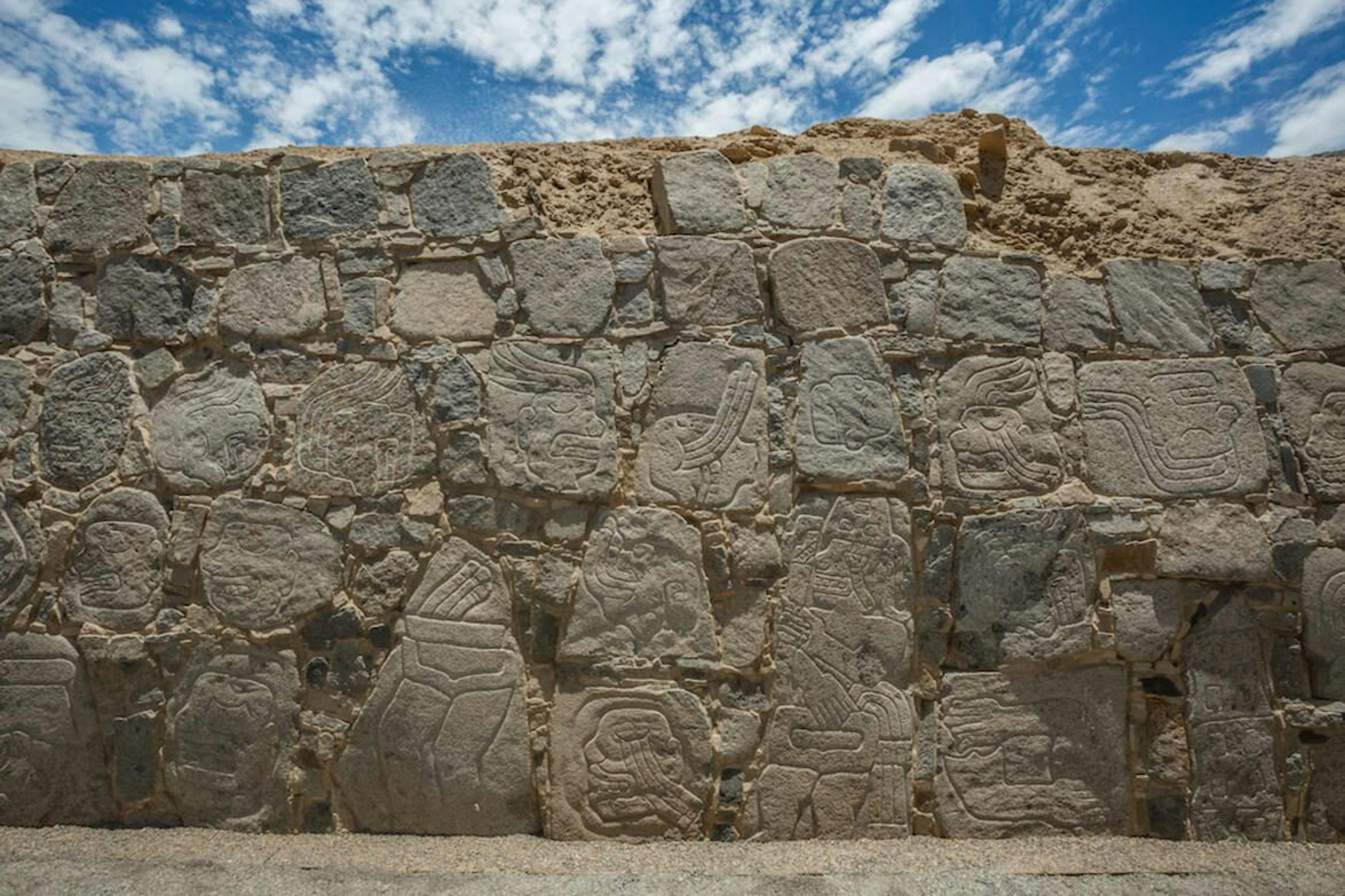 92 stone slabs details at cerro sechin a0a5382 0