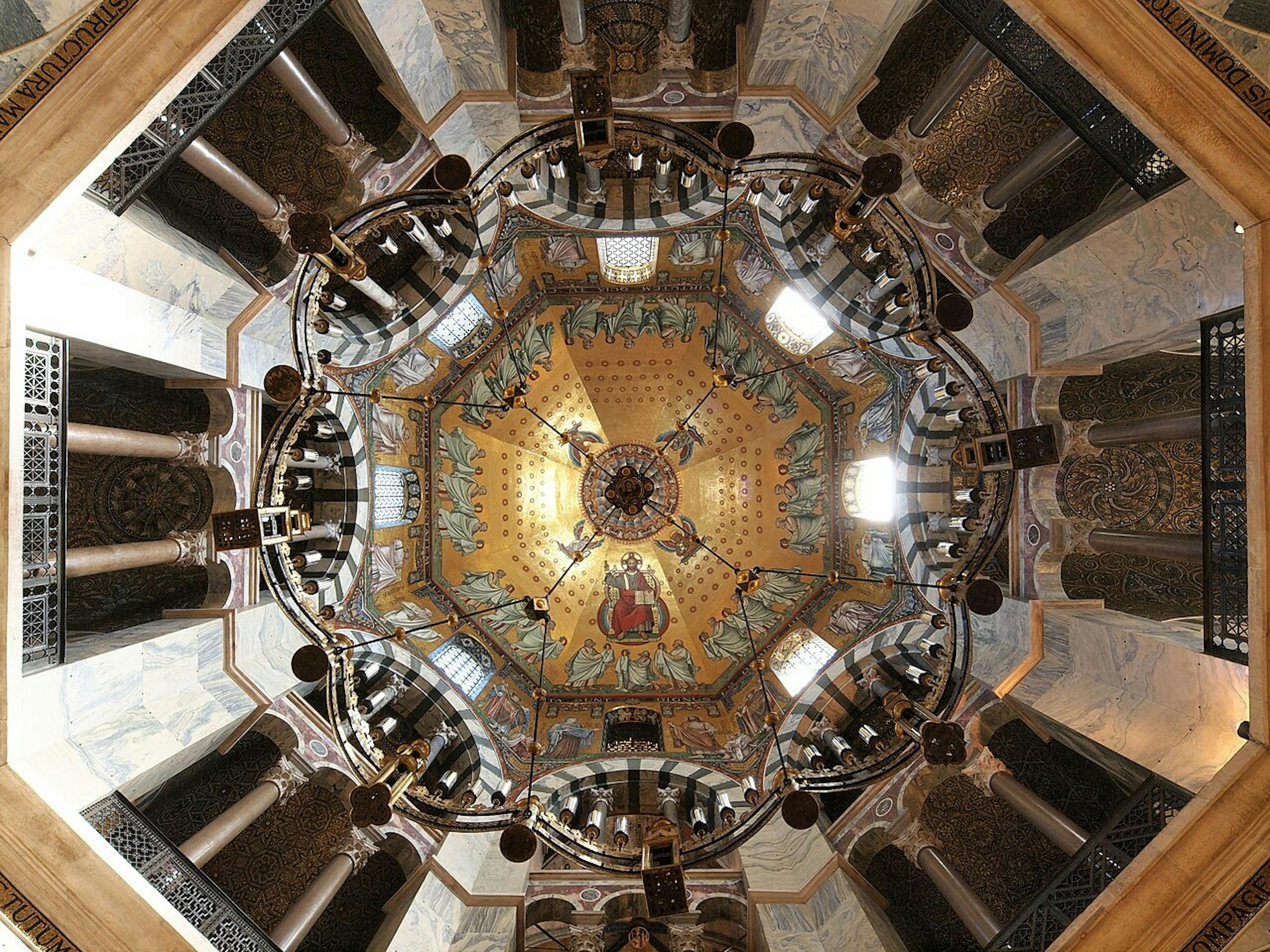 Aachen Cathedral Barbarossaleuchter 03