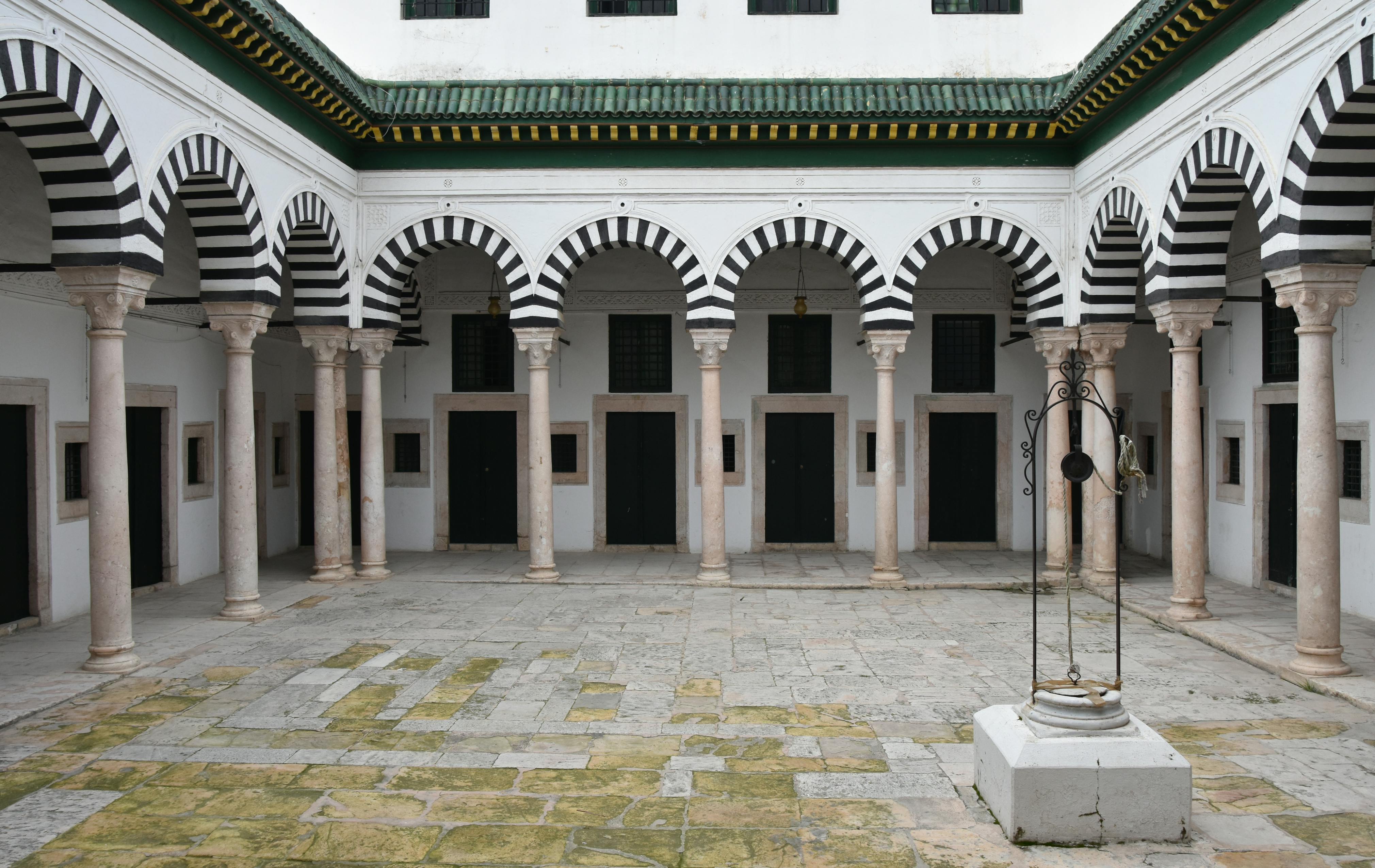 TUN_Water Reservoirs of Tunis_Majel in Courtyard_AdobeStock