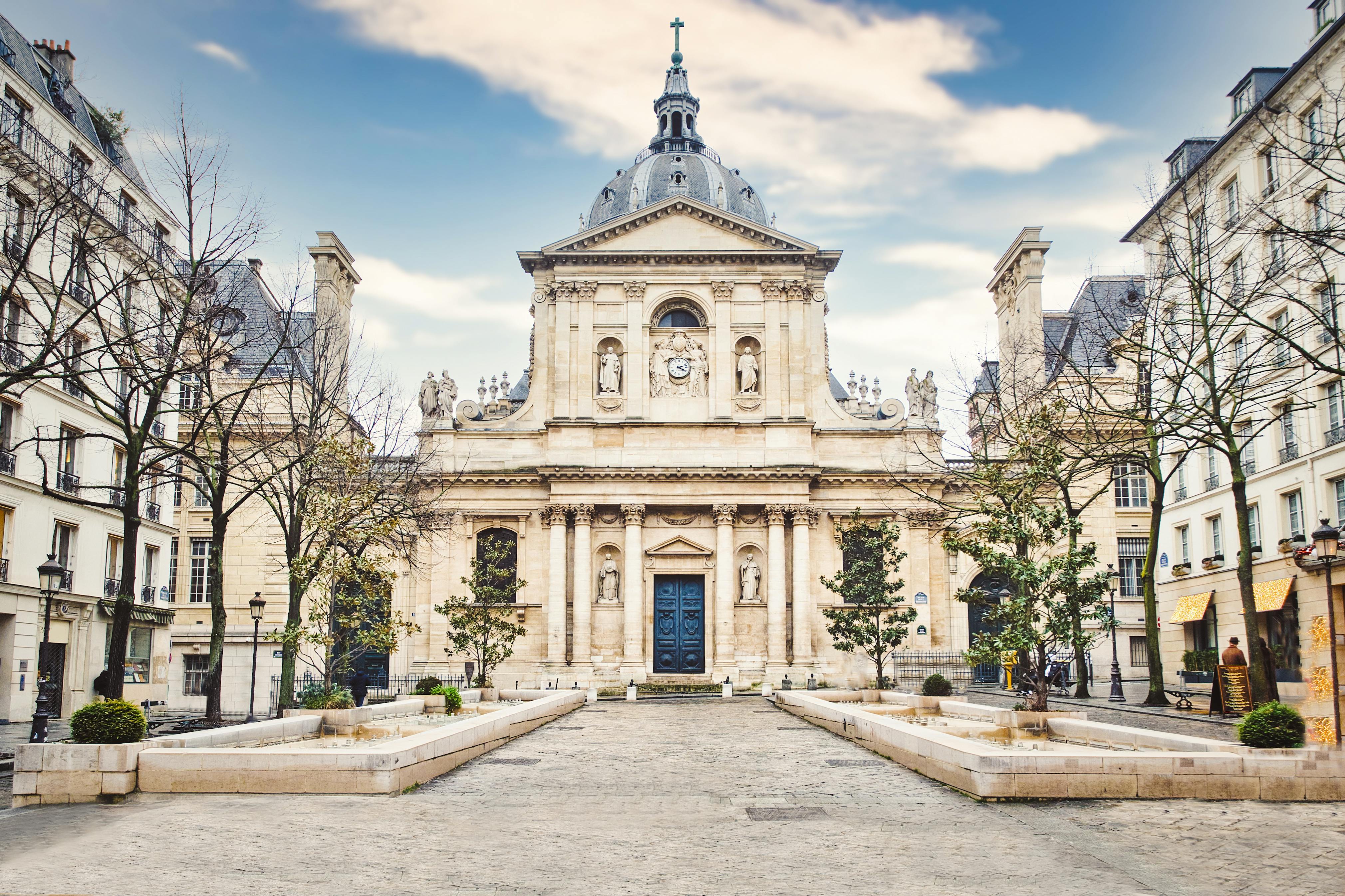 FRA_Chapel Sorbonne_dome_shutterstock.jpg