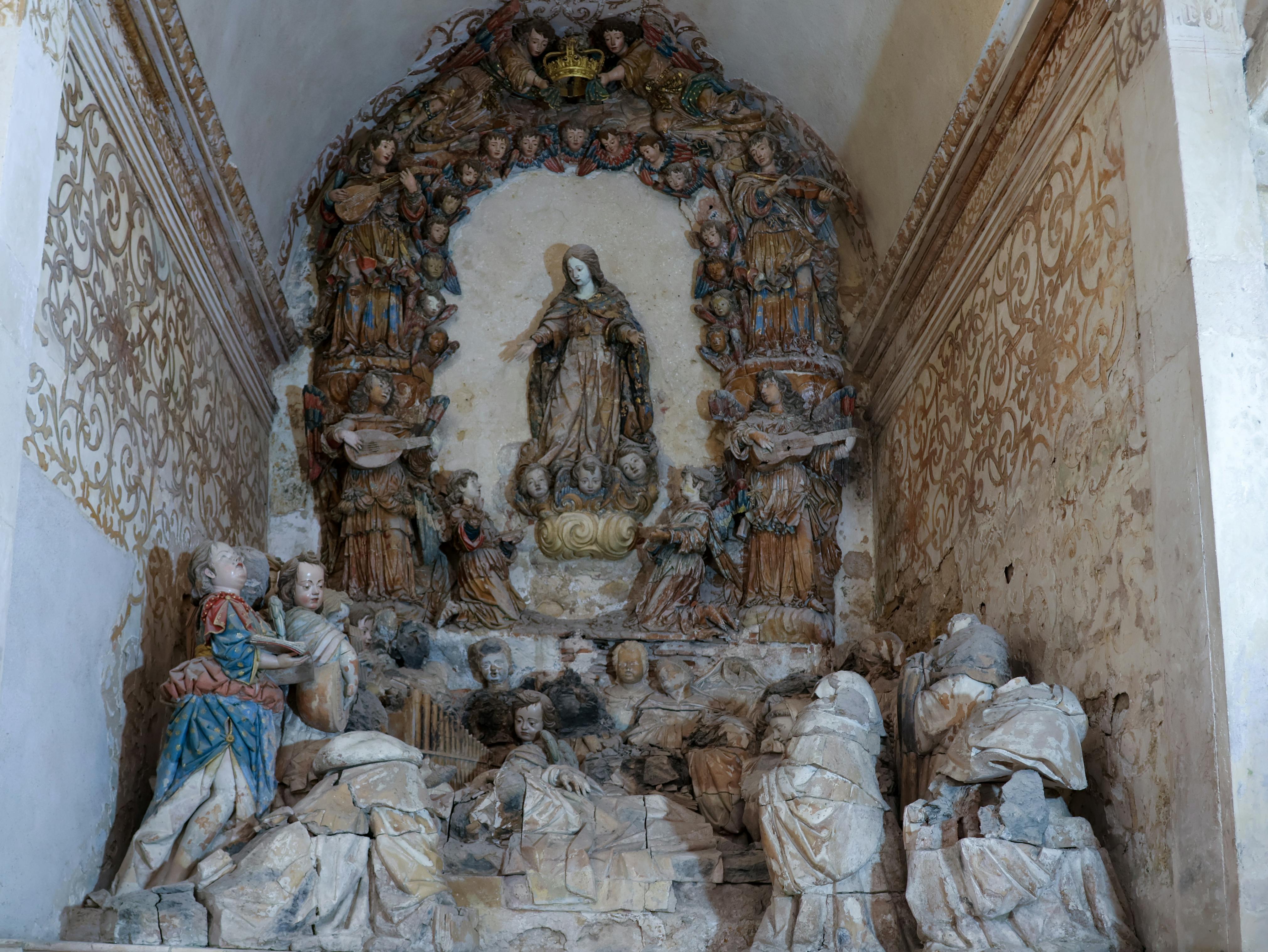 PRT_Terracotta Sculptures Alcobaça Monastery_São Bernardo Transit Altarpiece