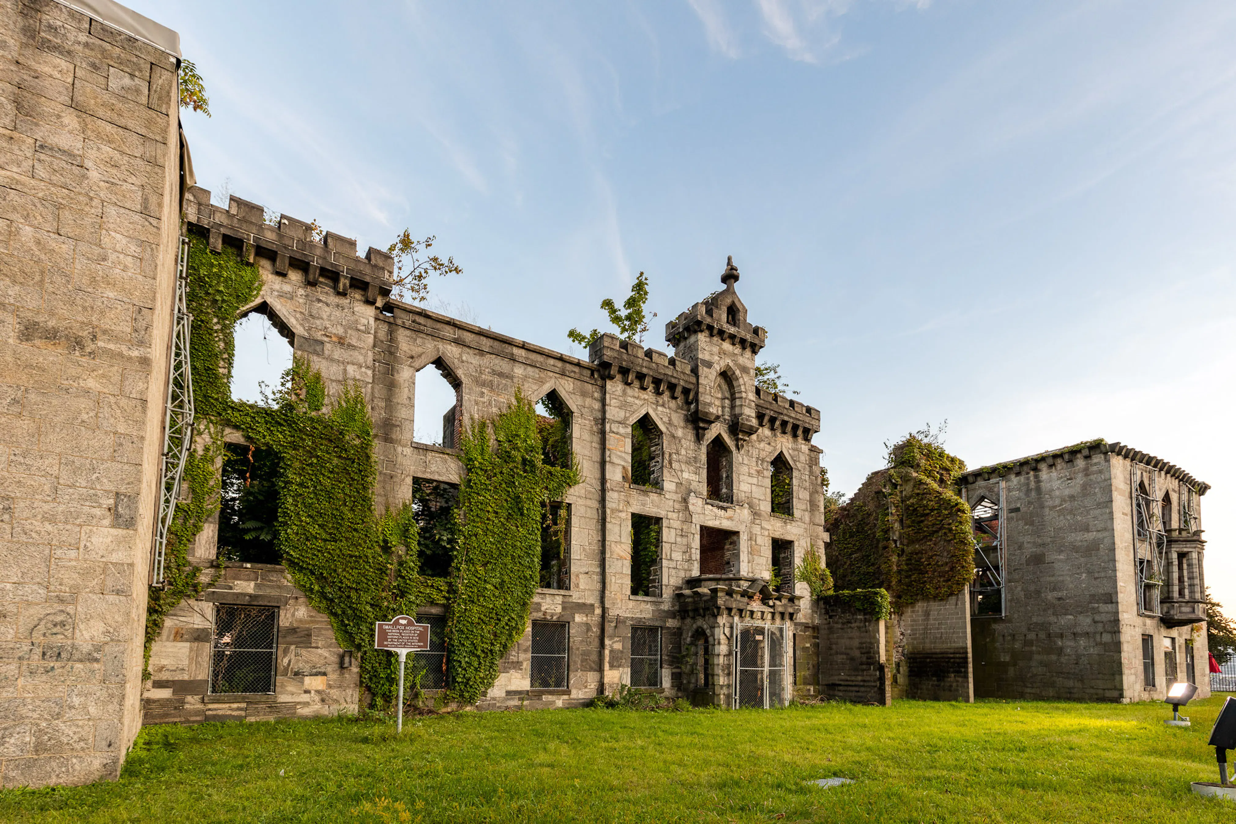 USA Smallpox Hospital West Facade