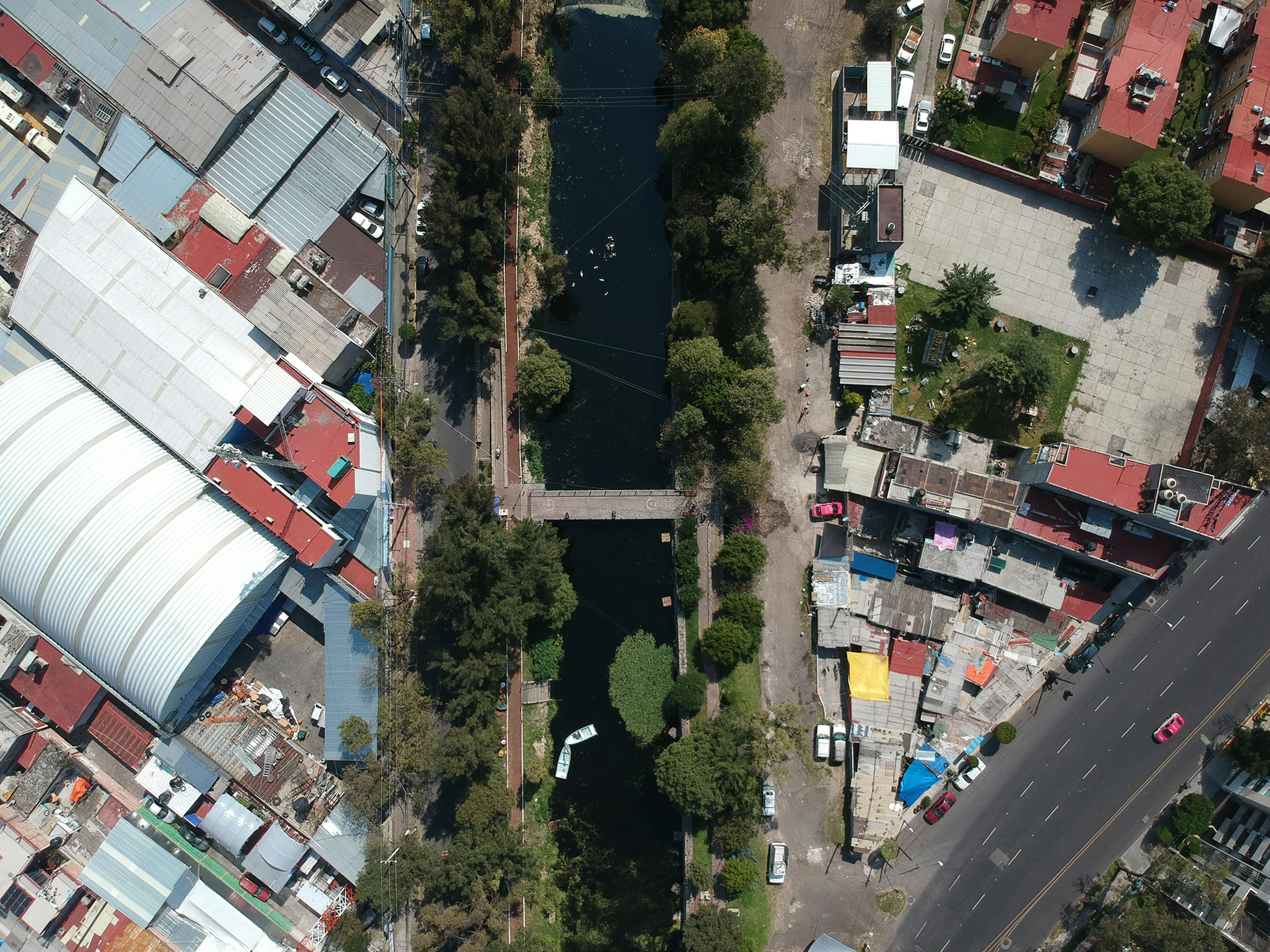 Aerial view of the Canal Nacional with the Colorines bridge, 2018.