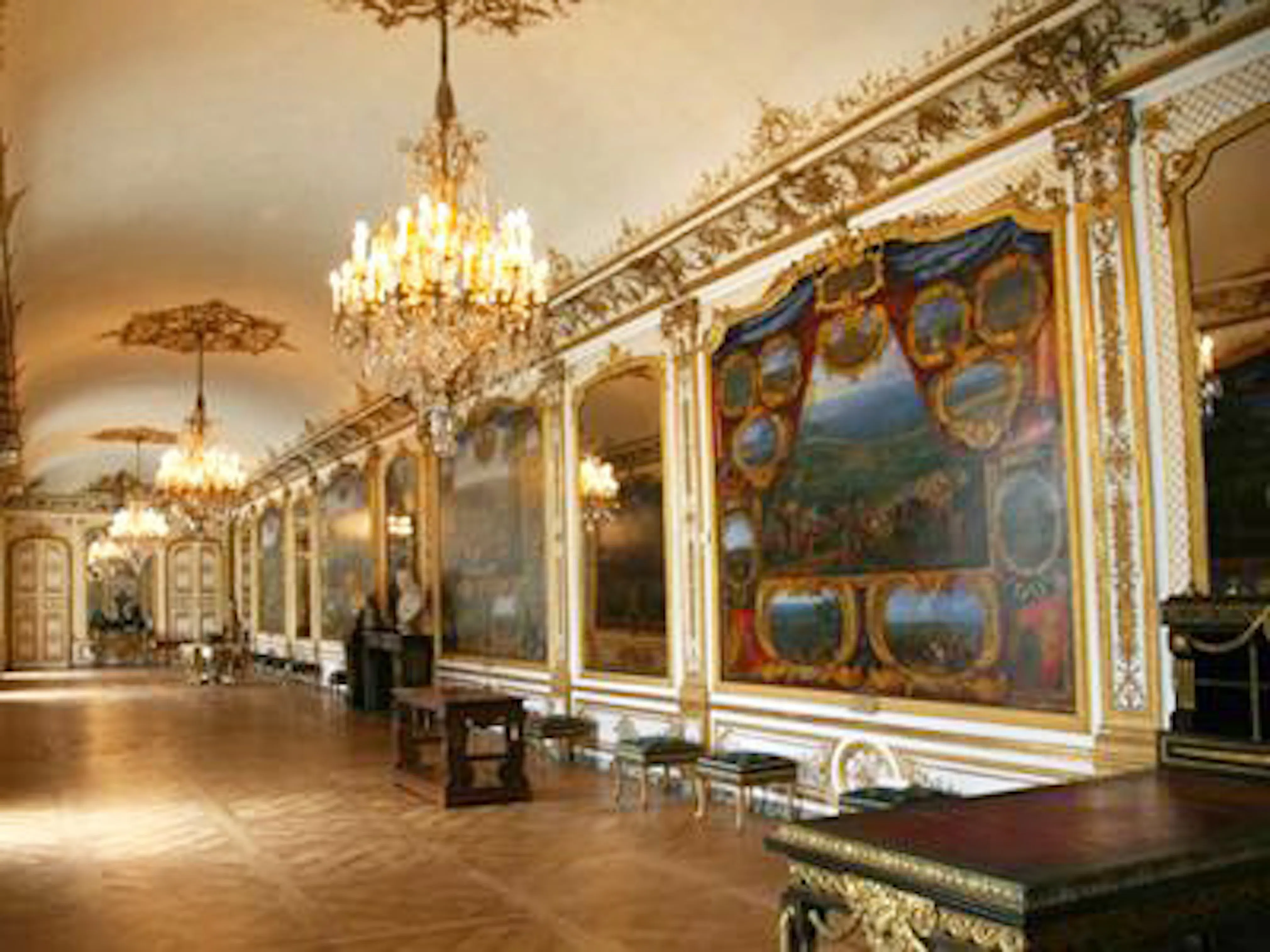 Chantilly Castle Interior Chantilly Castle Private Tour: Explore