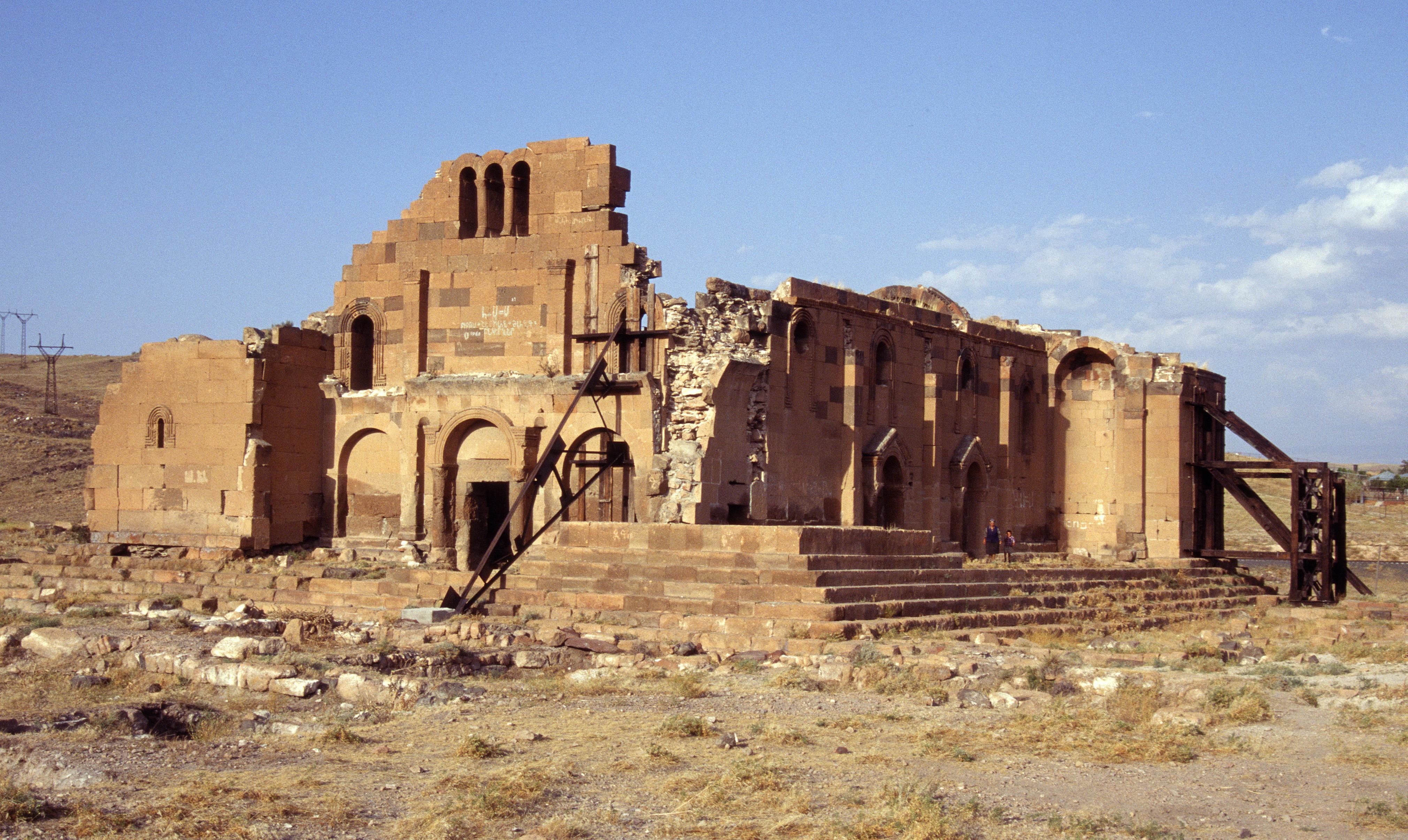 View showing the structural support to ensure improved response to future seismic activity, 1995