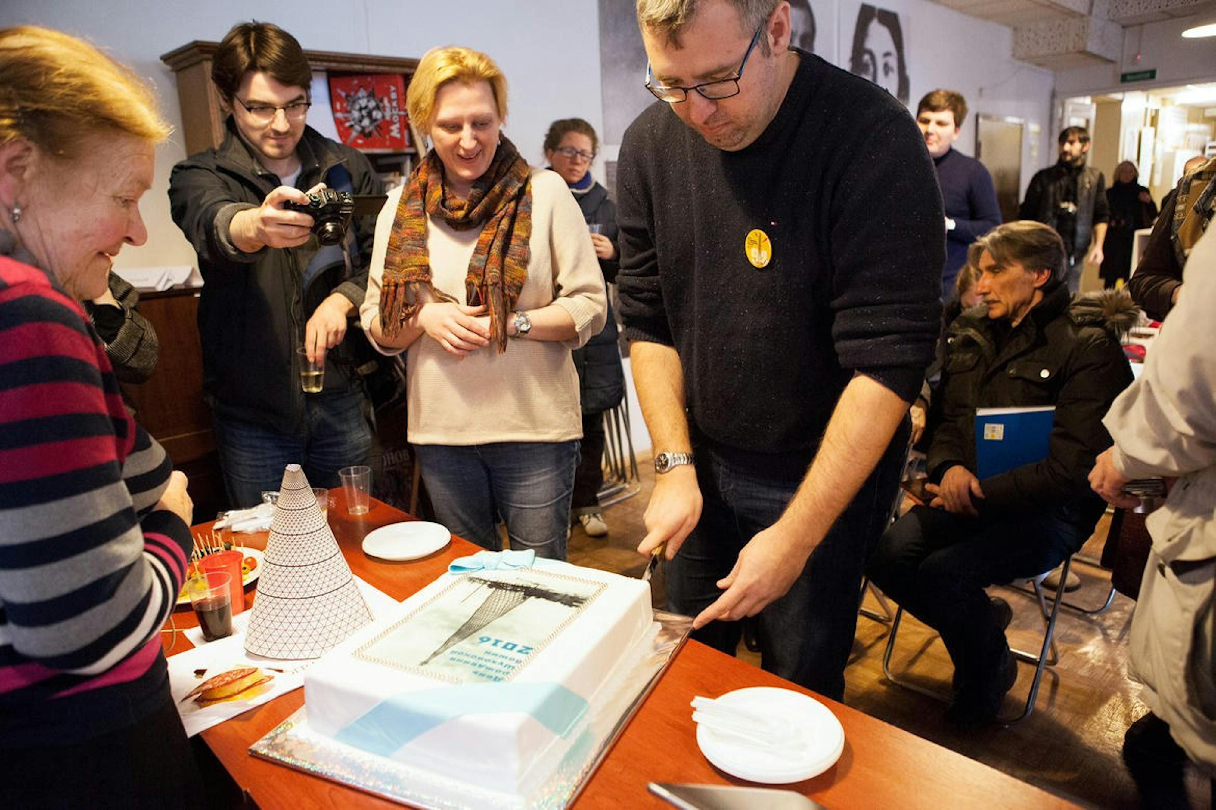 Happy Birthday Shukhov Tower! Guests cut the birthday cake. 