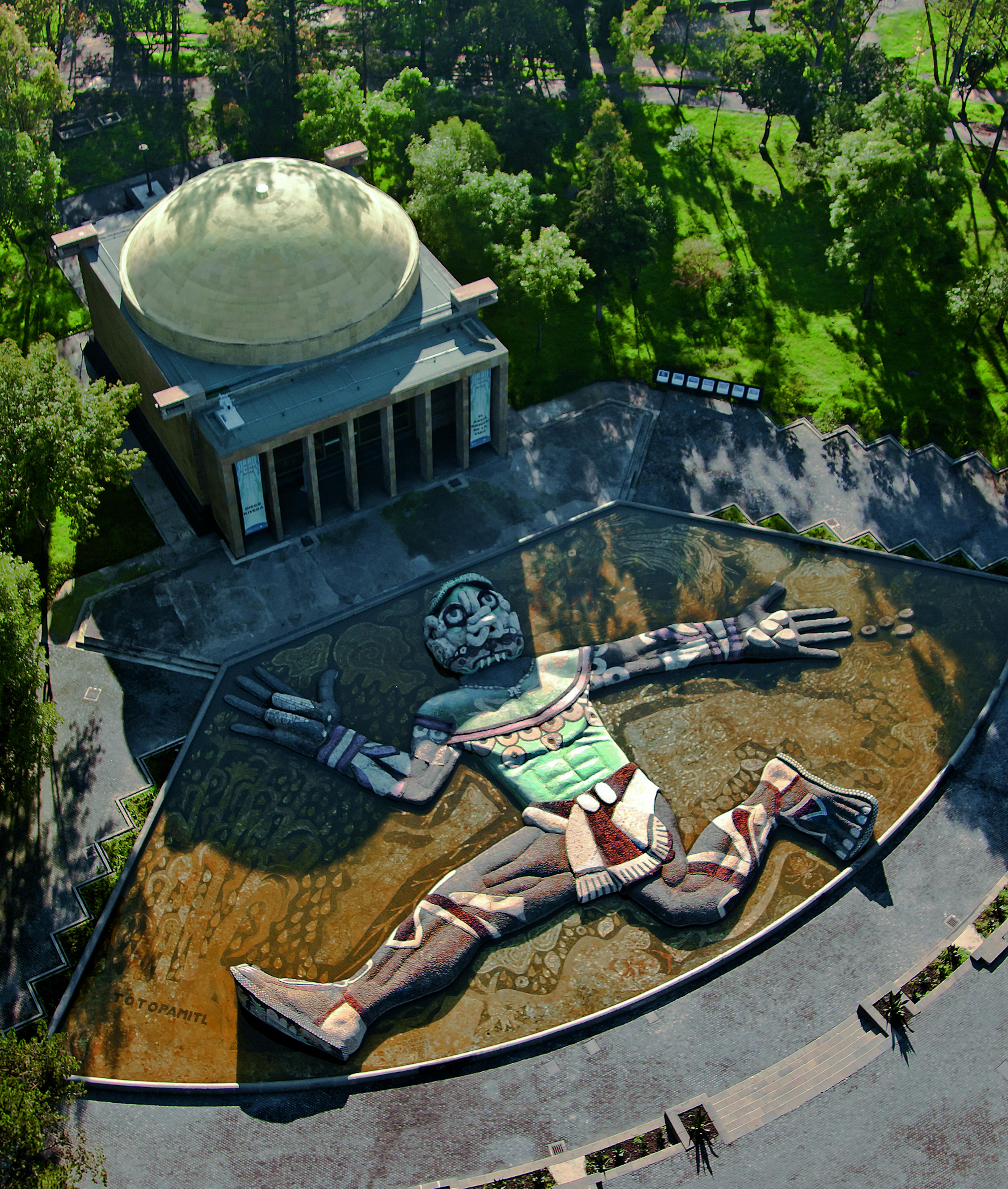 The Cárcamo de Dolores, designed in 1951 as the main water collection point from the distant Lerma River, features a fountain designed by Diego Rivera, 2011