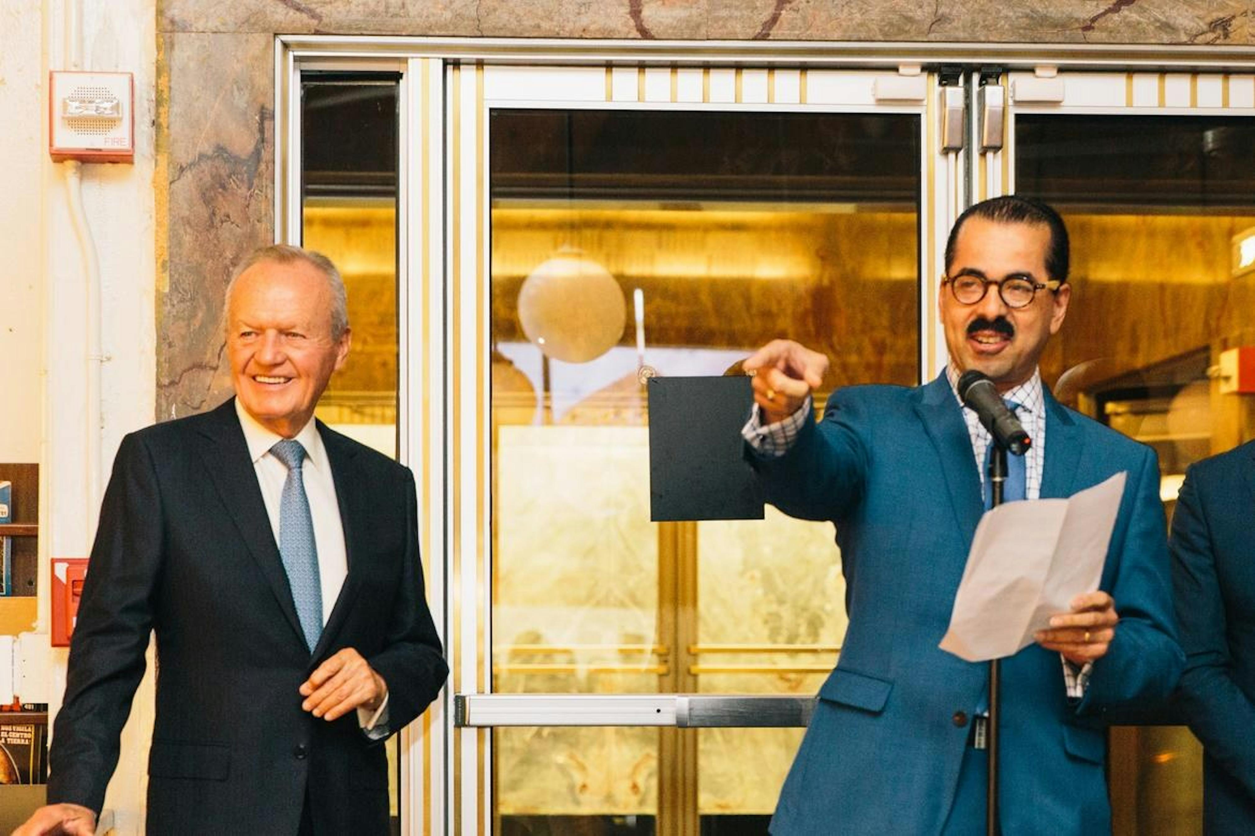 Roberto Hernández Ramírez and Richard Brown announce funds for Monte Albán.