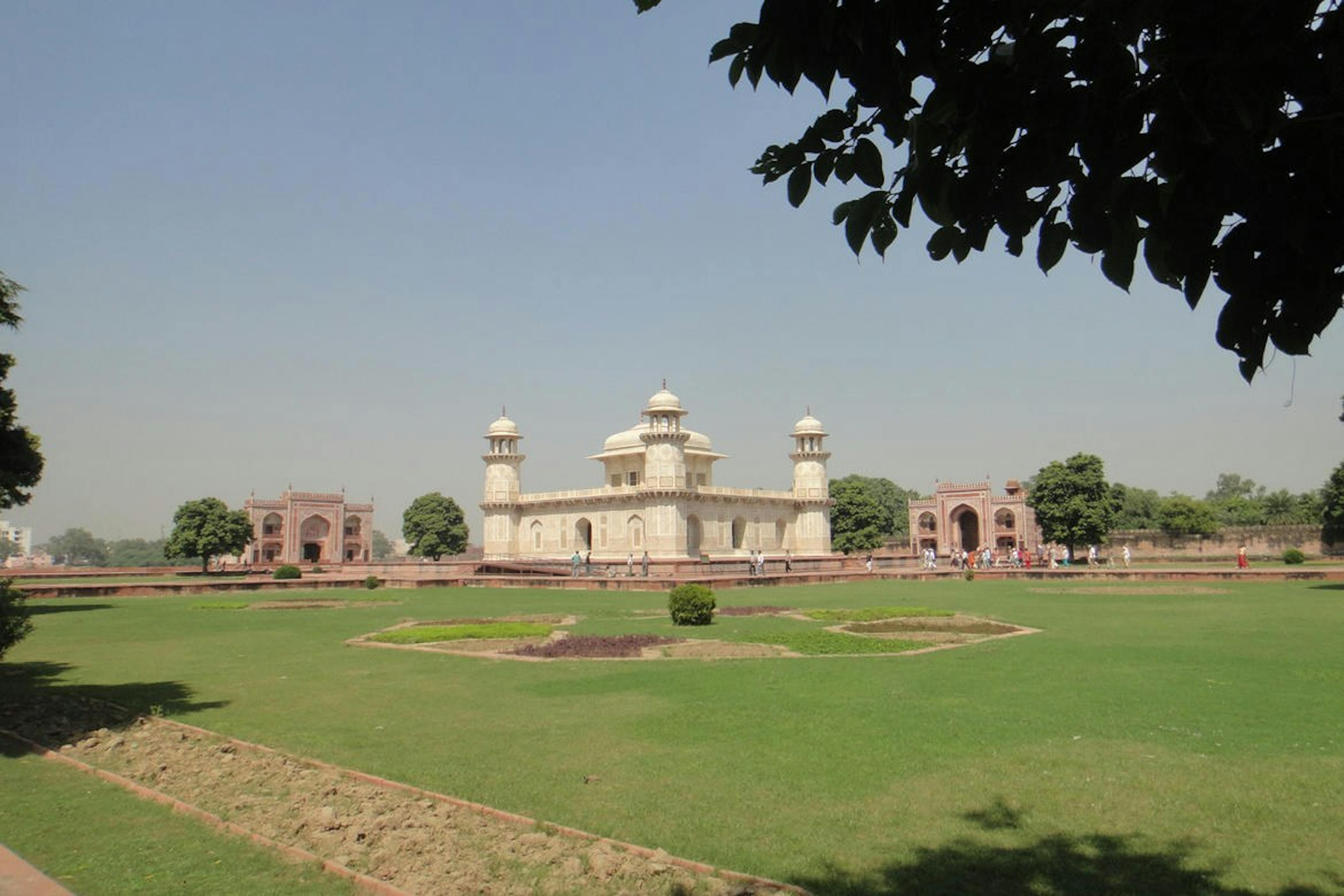 The Garden of the Tomb of I'timad-ud-Daulah, prior to conservation.